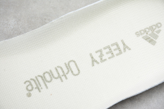 Adidas YEEZY BOOST 700 V3 