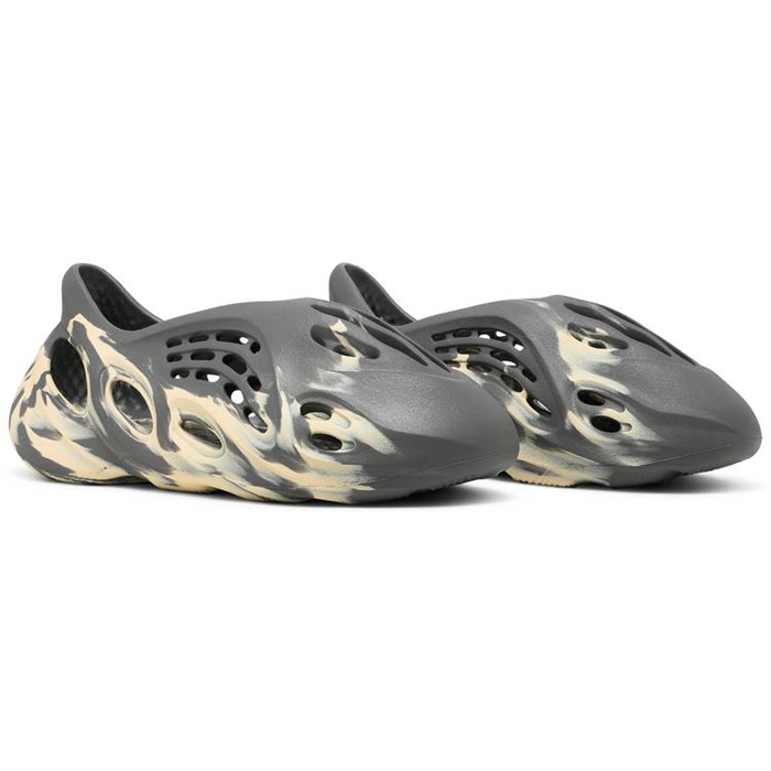 Yeezy Foam Runner MXT Moon Grey 