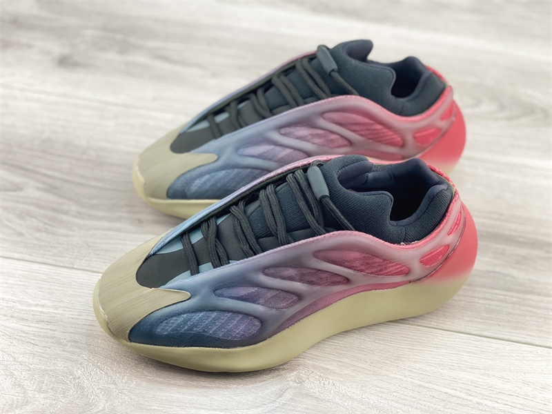 Yeezy 700 V3 Fade Carbon 