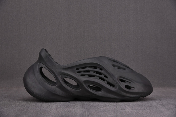 Adidas Yeezy Foam Runner Onyx 