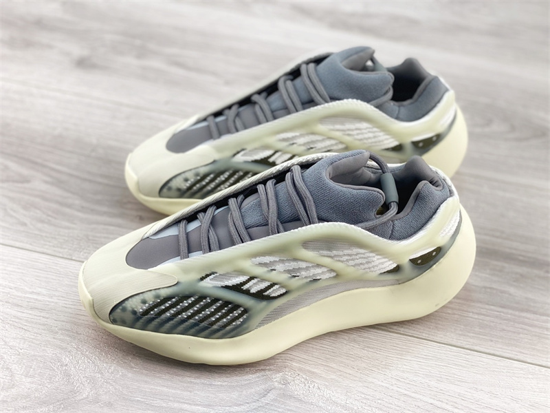 Yeezy 700 V3 Fade Salt 