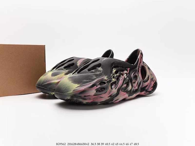 Adidas Yeezy Foam RNR MX Carbon 